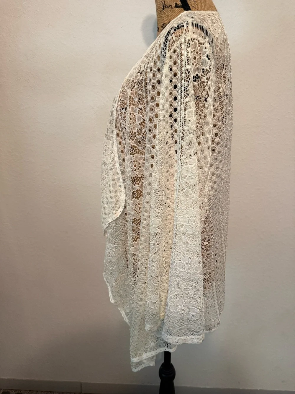 Cream lace open-front draped cardigan size XL